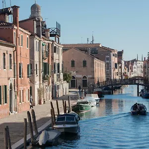 Art Painting With Canal View Venise
